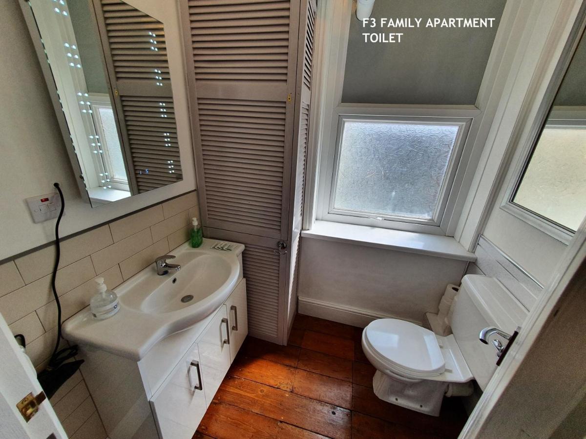 F3 2 Bedroomed Town House - Free Parking - Super 150 Mbps Wifi Near Gavin N Stacey Film House - 1 Free Dog Allowed บาร์รี ภายนอก รูปภาพ