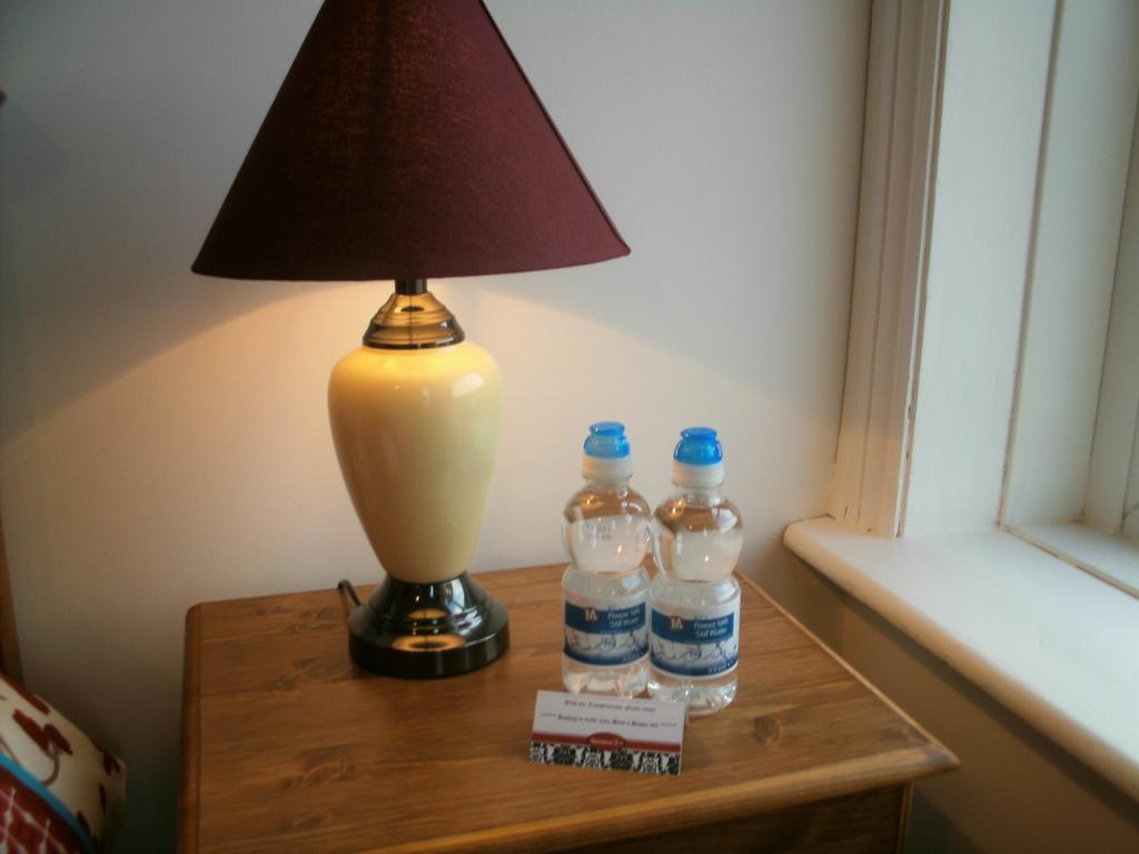 F3 2 Bedroomed Town House - Free Parking - Super 150 Mbps Wifi Near Gavin N Stacey Film House - 1 Free Dog Allowed บาร์รี ห้อง รูปภาพ
