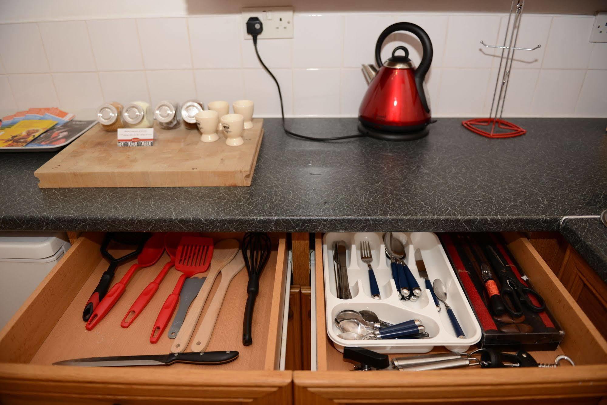 F3 2 Bedroomed Town House - Free Parking - Super 150 Mbps Wifi Near Gavin N Stacey Film House - 1 Free Dog Allowed บาร์รี ภายนอก รูปภาพ