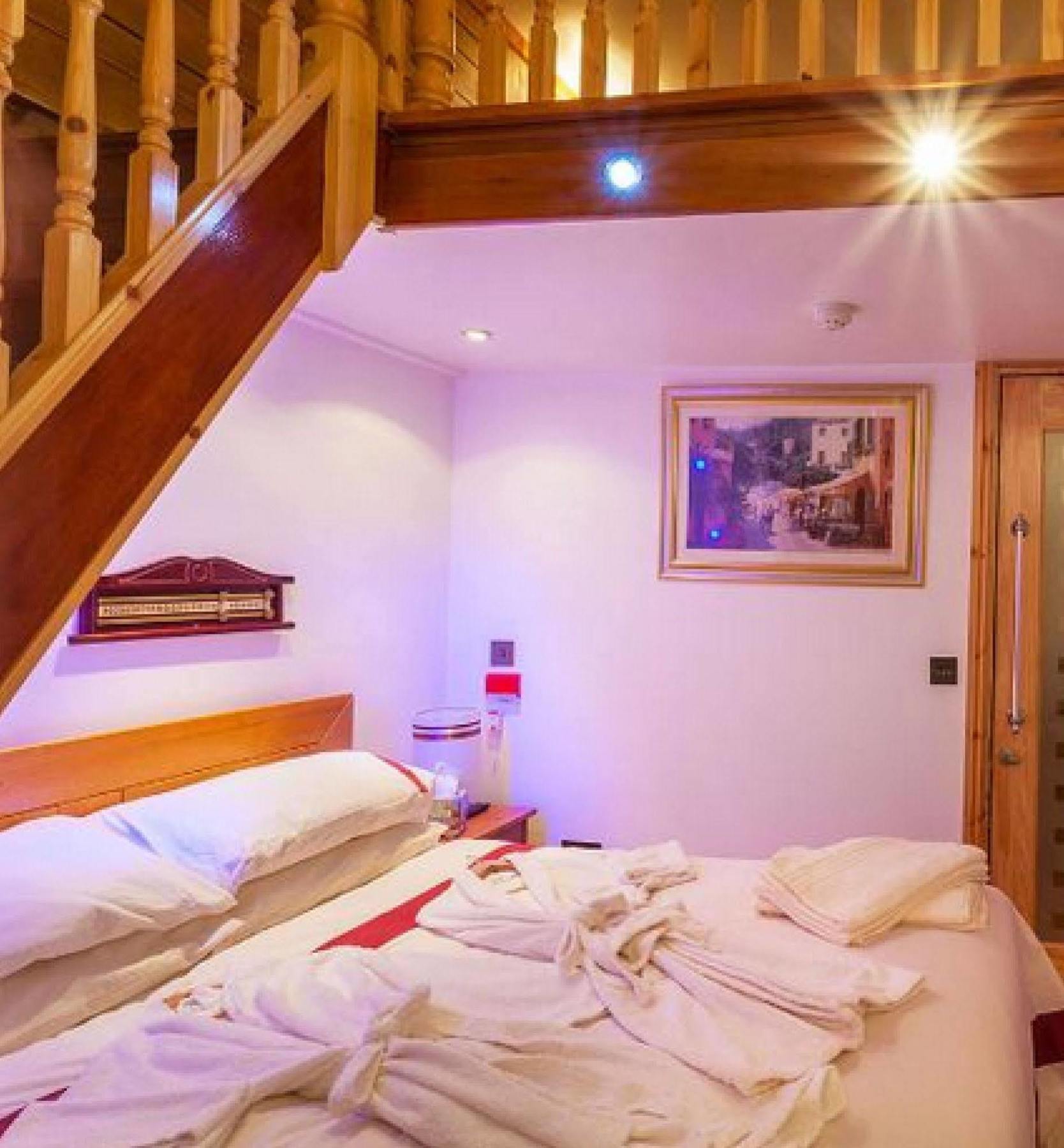 F3 2 Bedroomed Town House - Free Parking - Super 150 Mbps Wifi Near Gavin N Stacey Film House - 1 Free Dog Allowed บาร์รี ภายนอก รูปภาพ