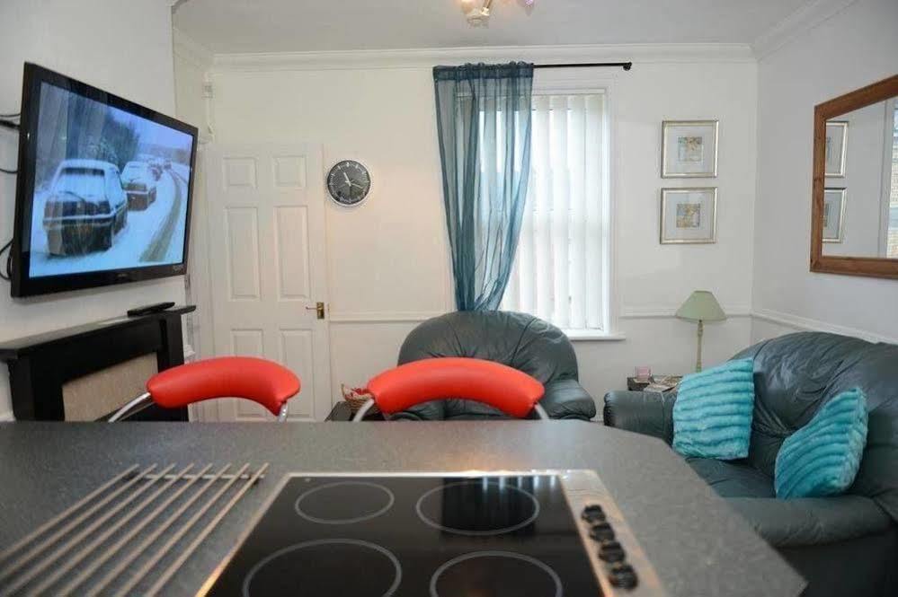 F3 2 Bedroomed Town House - Free Parking - Super 150 Mbps Wifi Near Gavin N Stacey Film House - 1 Free Dog Allowed บาร์รี ภายนอก รูปภาพ