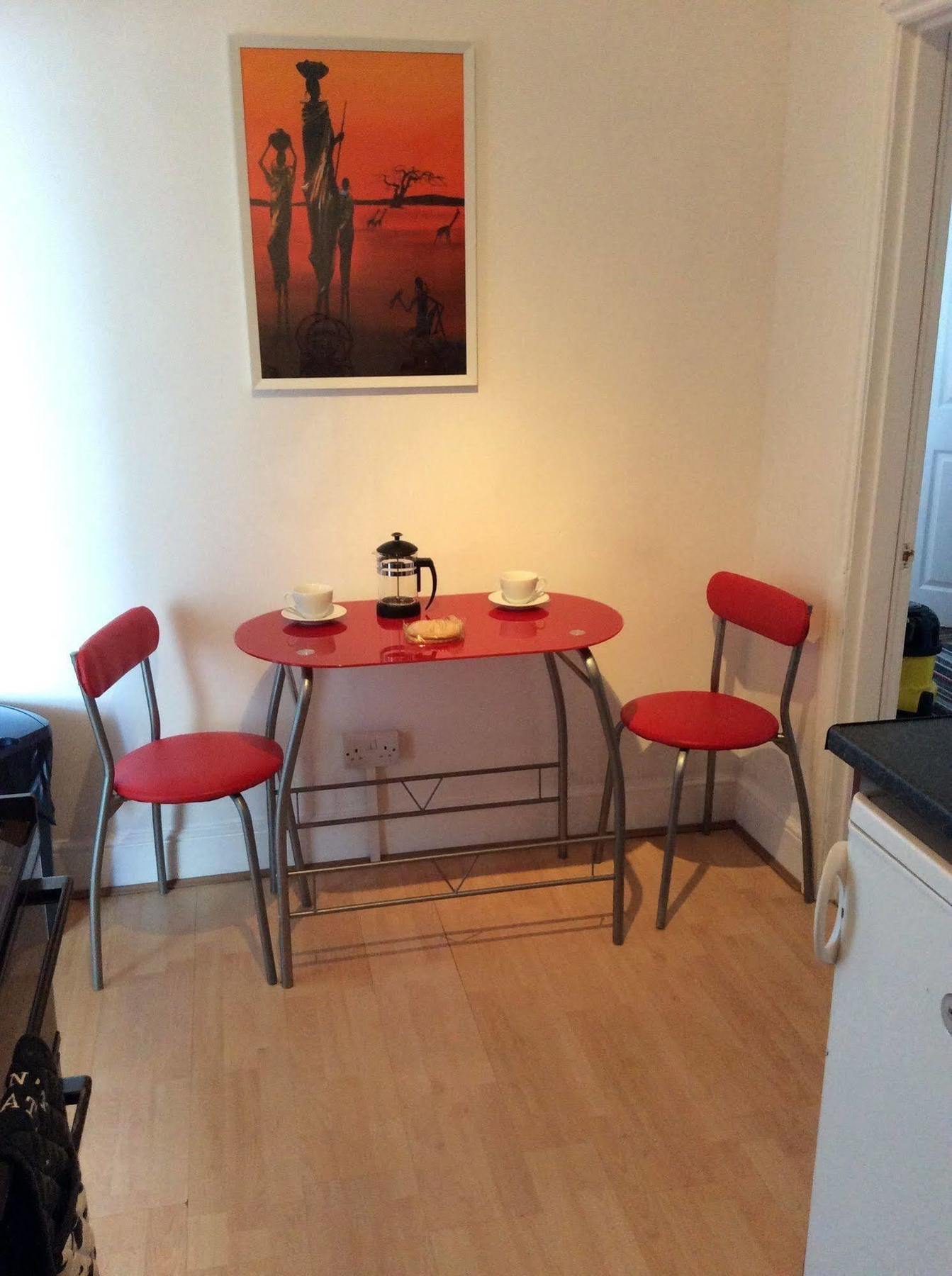 F3 2 Bedroomed Town House - Free Parking - Super 150 Mbps Wifi Near Gavin N Stacey Film House - 1 Free Dog Allowed บาร์รี ภายนอก รูปภาพ