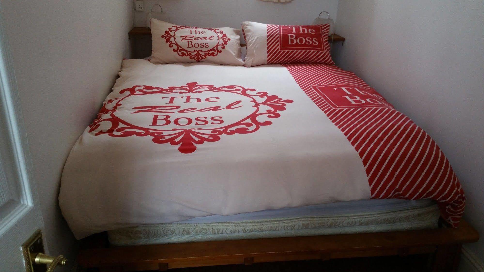 F3 2 Bedroomed Town House - Free Parking - Super 150 Mbps Wifi Near Gavin N Stacey Film House - 1 Free Dog Allowed บาร์รี ภายนอก รูปภาพ