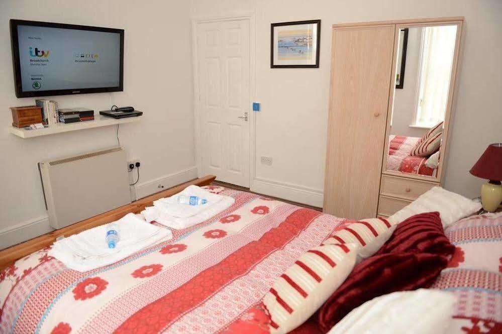 F3 2 Bedroomed Town House - Free Parking - Super 150 Mbps Wifi Near Gavin N Stacey Film House - 1 Free Dog Allowed บาร์รี ภายนอก รูปภาพ